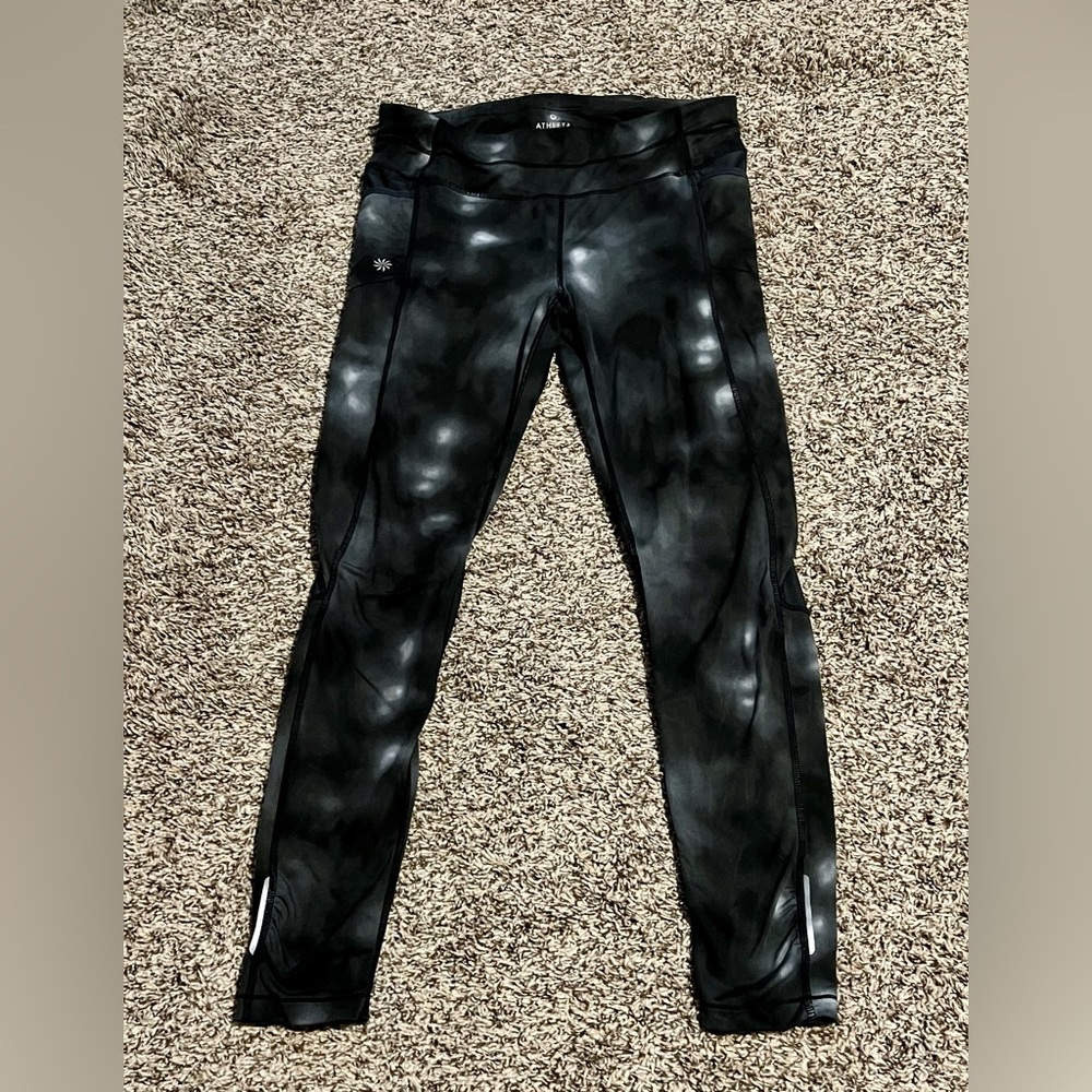 Ladies Athleta 7/8 Leggings - size medium